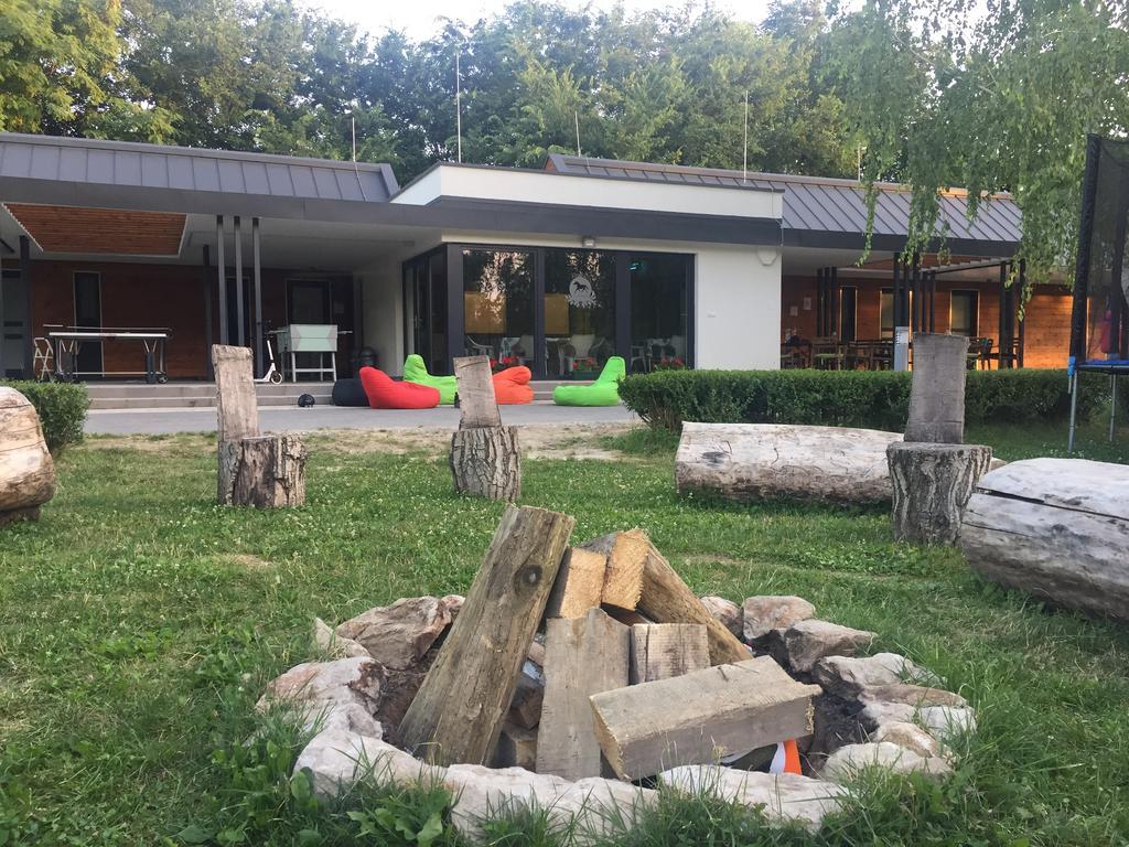 Mohacsi Wellness Vendeghaz Es Lovasklub酒店 外观 照片